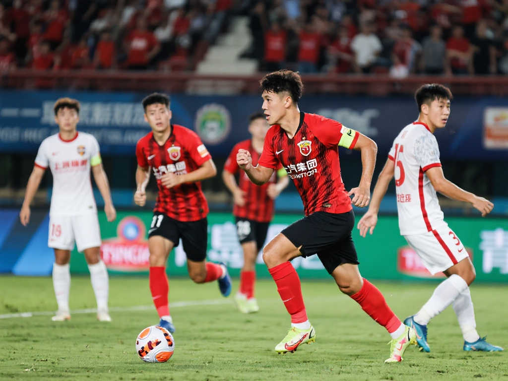 的表现令人 的表现令人